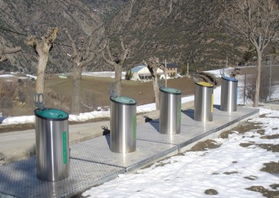 Metal constructions for waste management